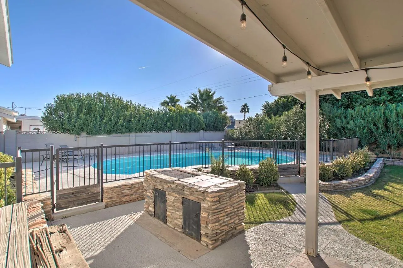 Upscale Scottsdale Home With Pool 3 Mi To Old Town! 0*,  美国